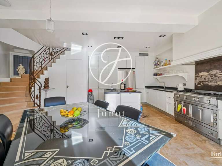 Appartement Paris 16e - 3 chambres - 310m²