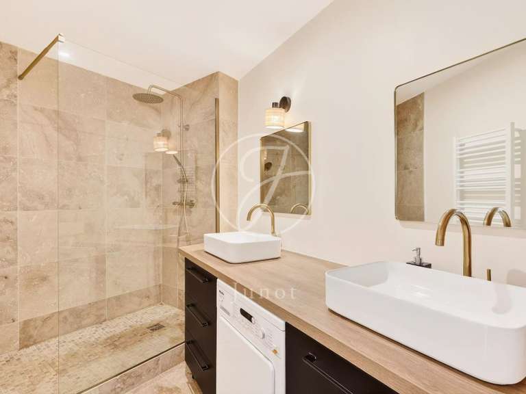 Appartement Paris 16e - 2 chambres - 89m²