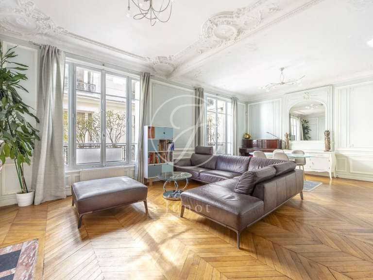Appartement Paris 16e - 3 chambres - 102m²