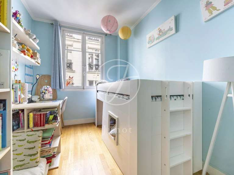 Appartement Paris 16e - 3 chambres - 102m²