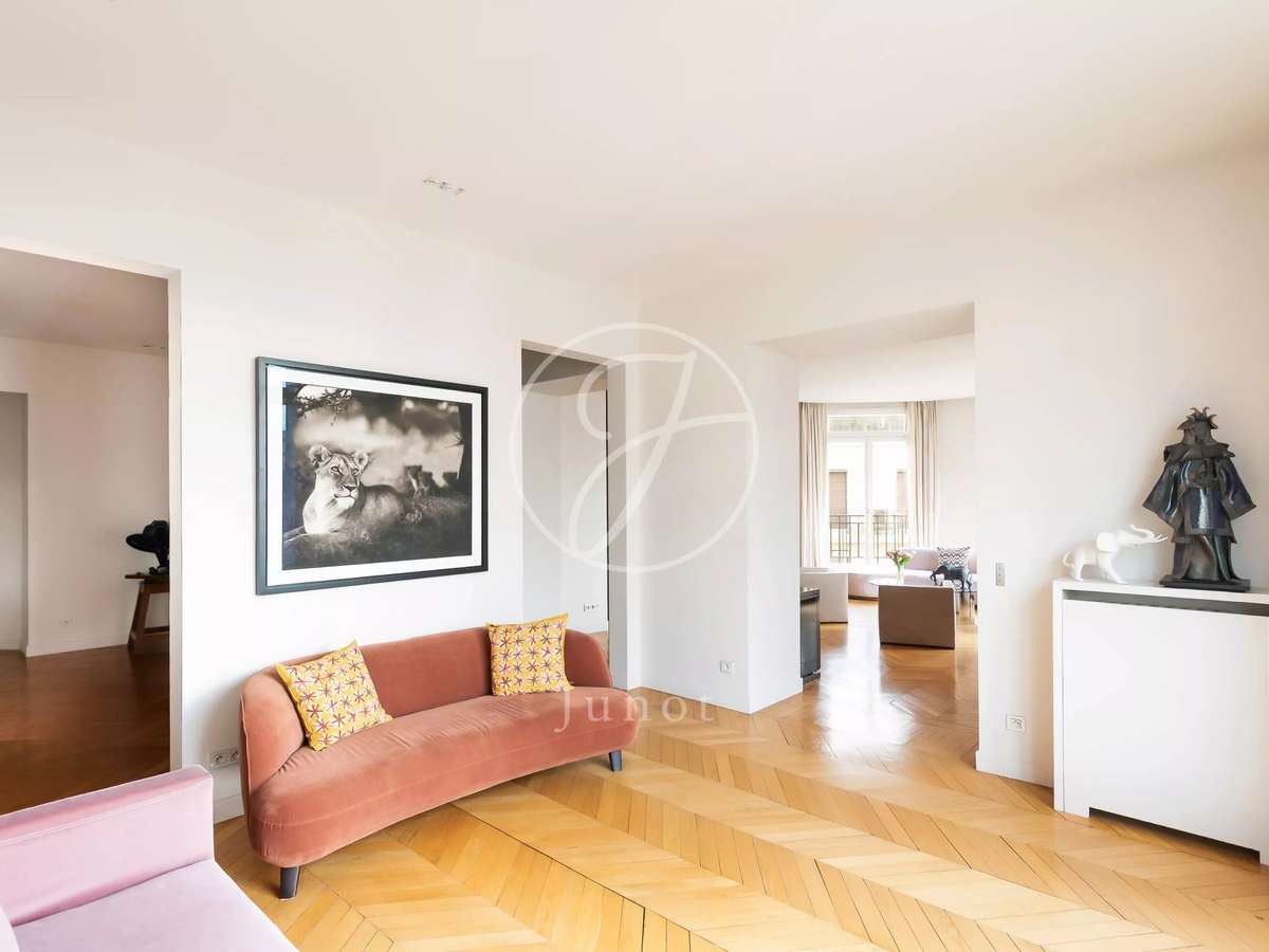 Apartment Paris 16e