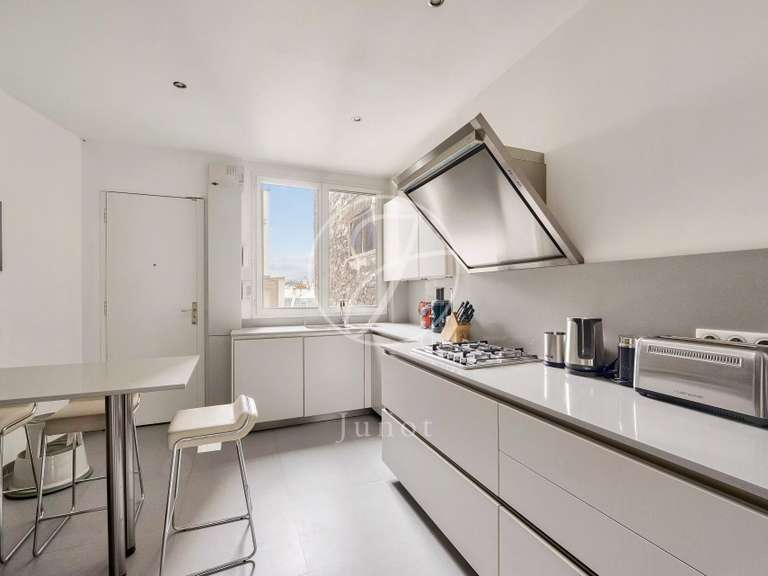 Apartment Paris 16e - 4 bedrooms - 211m²