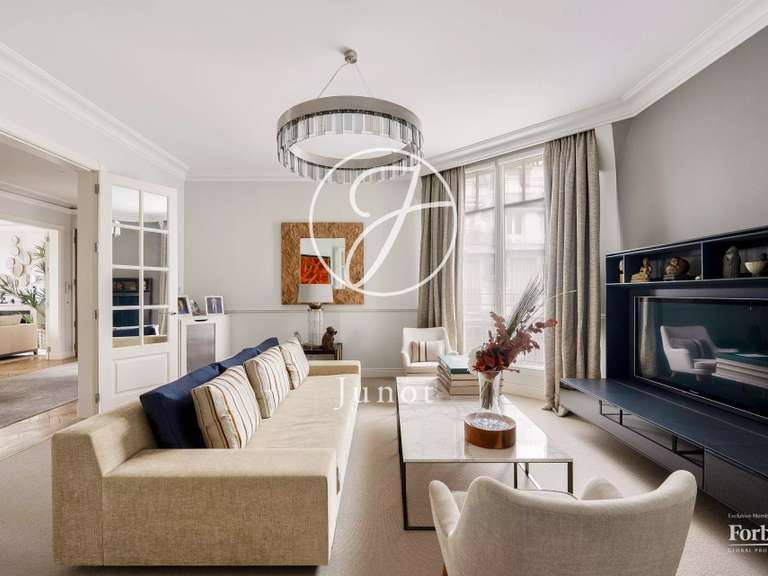 Appartement Paris 16e - 4 chambres - 211m²