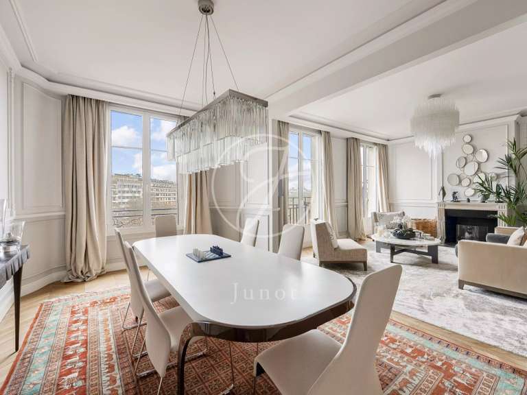 Apartment Paris 16e - 4 bedrooms - 211m²