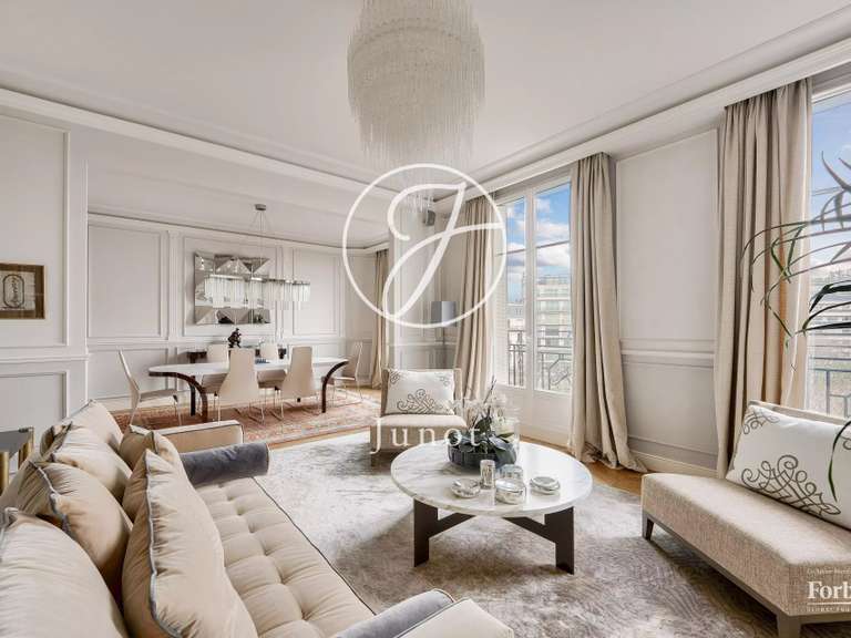 Appartement Paris 16e - 4 chambres - 211m²