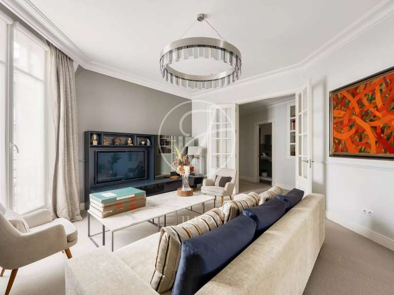Apartment Paris 16e - 4 bedrooms - 211m²