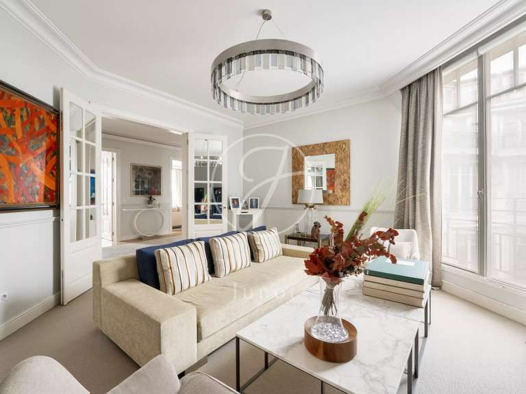 Apartment Paris 16e - 4 bedrooms - 211m²