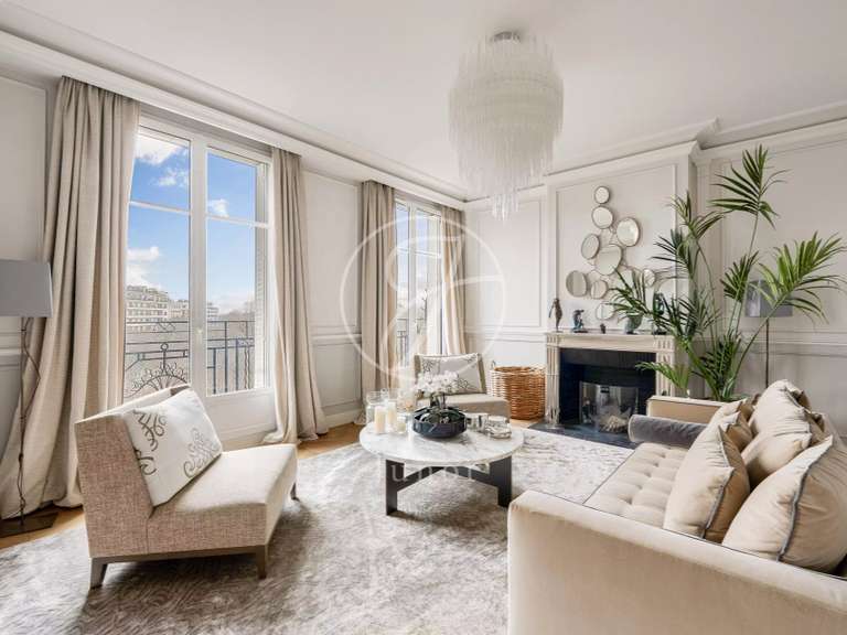 Apartment Paris 16e - 4 bedrooms - 211m²