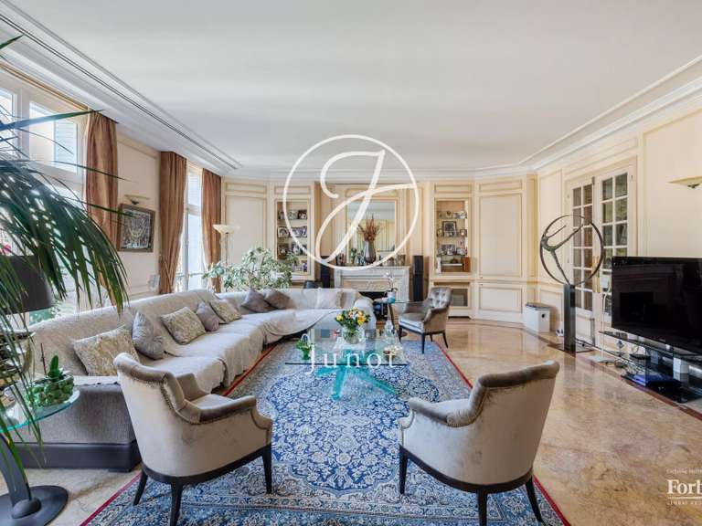 Appartement Paris 16e - 4 chambres - 252m²