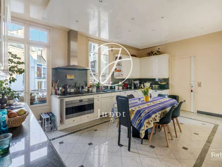 Appartement Paris 16e - 4 chambres - 252m²