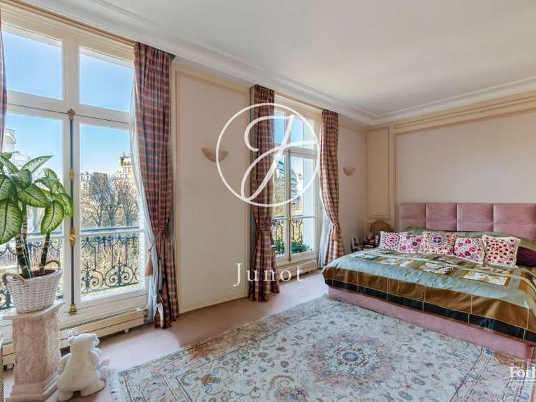 Appartement Paris 16e - 4 chambres - 252m²