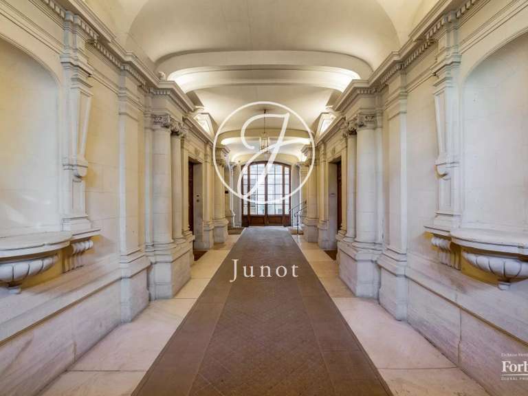 Appartement Paris 16e - 4 chambres - 252m²