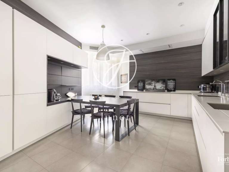 Appartement Paris 16e - 5 chambres - 337m²