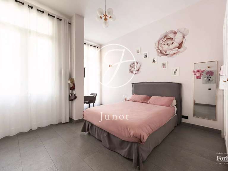 Appartement Paris 16e - 5 chambres - 337m²