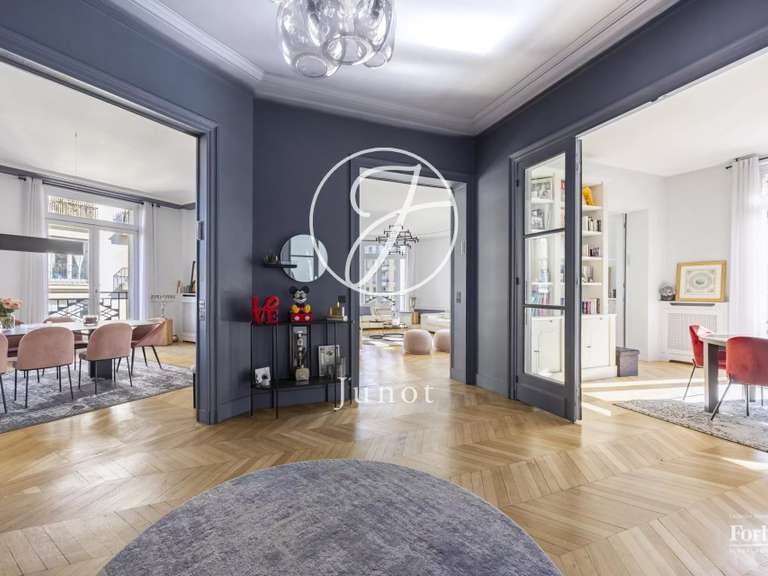 Appartement Paris 16e - 5 chambres - 337m²