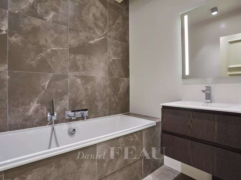 Appartement Paris 16e - 3 chambres - 116m²