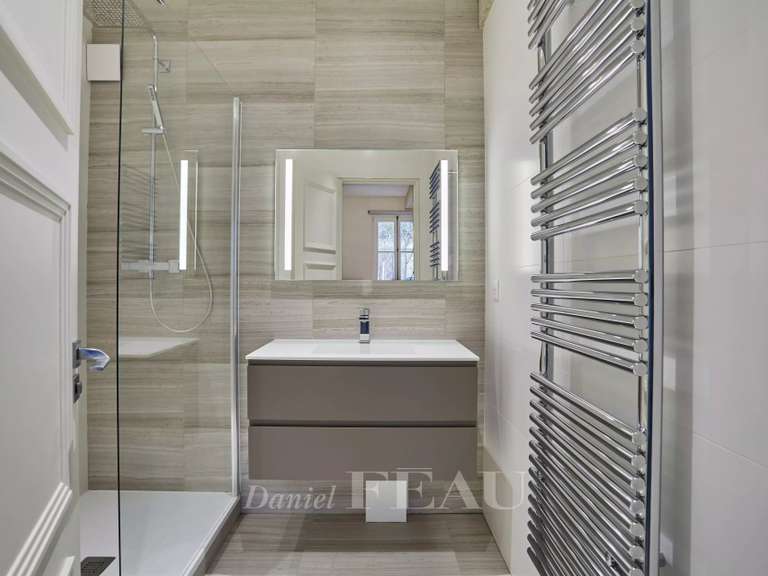 Appartement Paris 16e - 3 chambres - 116m²