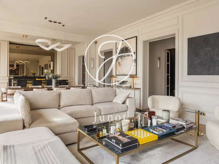 Apartment Paris 16e - 4 bedrooms - 245m²