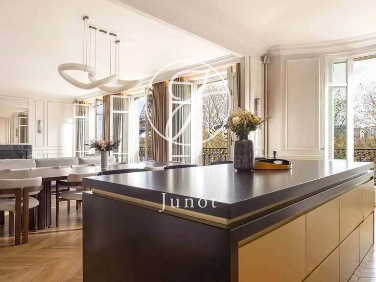 Apartment Paris 16e - 4 bedrooms - 245m²