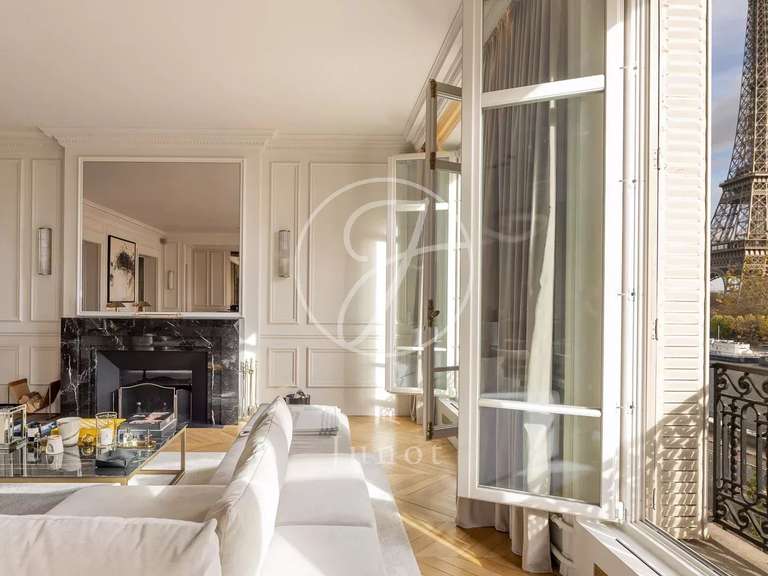 Appartement Paris 16e - 4 chambres - 245m²