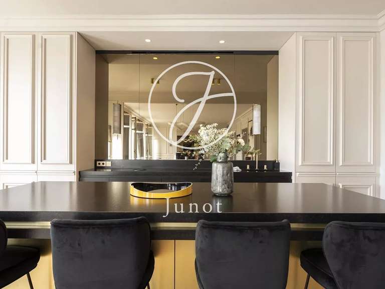 Apartment Paris 16e - 4 bedrooms - 245m²