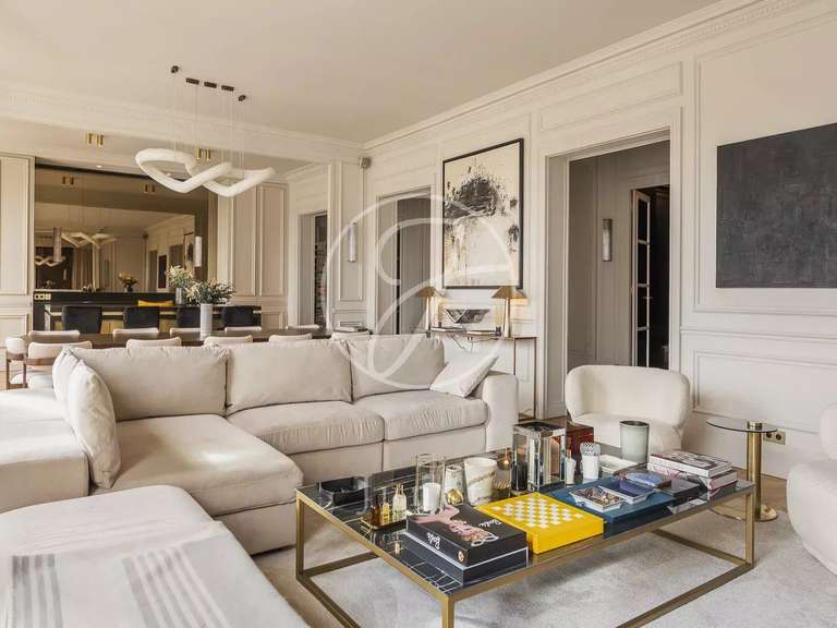 Appartement Paris 16e - 4 chambres - 245m²