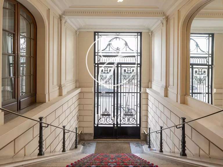 Apartment Paris 16e - 4 bedrooms - 245m²