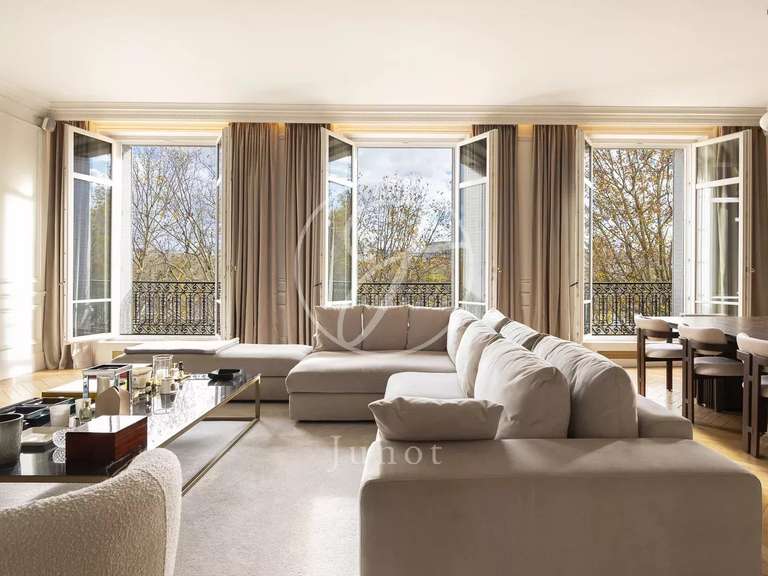 Appartement Paris 16e - 4 chambres - 245m²