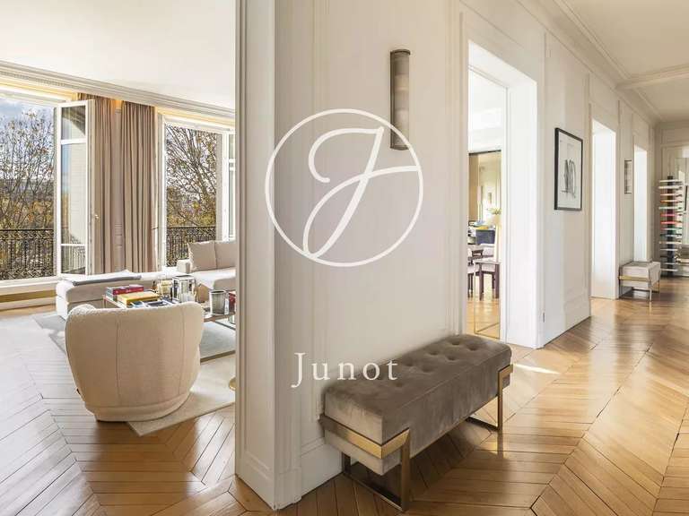 Apartment Paris 16e - 4 bedrooms - 245m²
