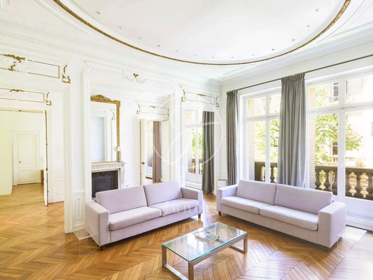Appartement Paris 16e - 5 chambres - 196m²