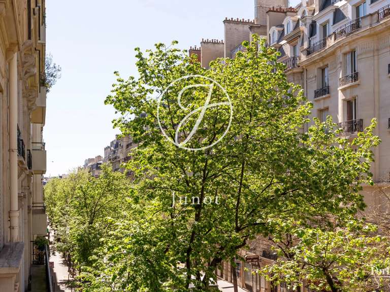 Appartement Paris 16e - 5 chambres - 196m²