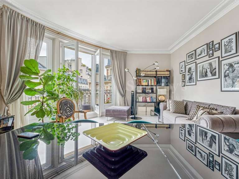 Appartement Paris 16e - 2 chambres - 83m²