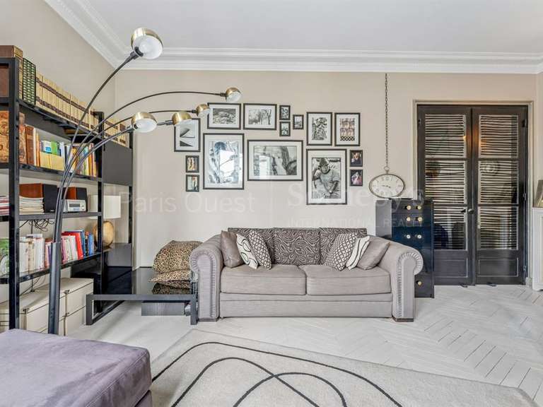 Appartement Paris 16e - 2 chambres - 83m²