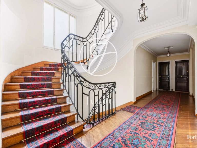 Appartement Paris 16e - 2 chambres - 83m²