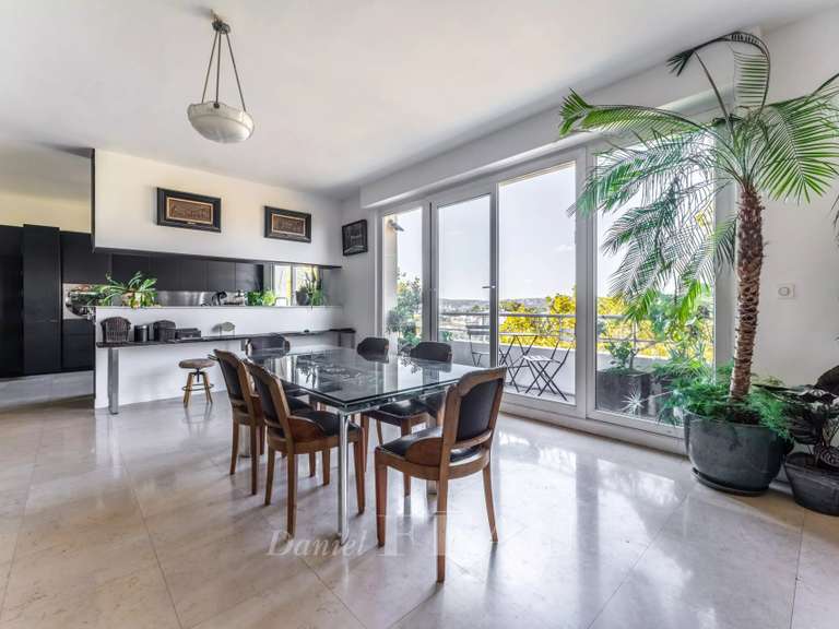 Appartement Paris 16e - 4 chambres - 206m²