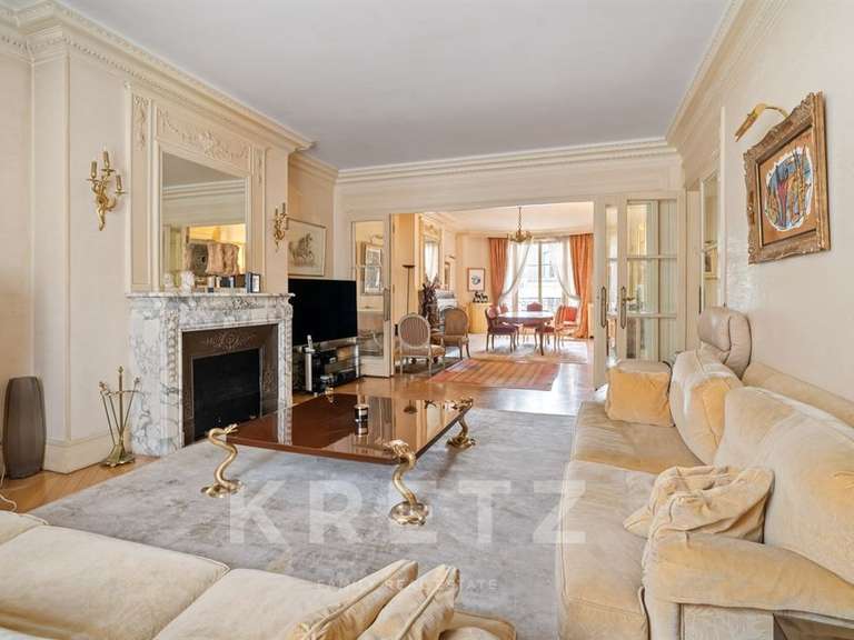 Appartement Paris 16e - 4 chambres - 216m²