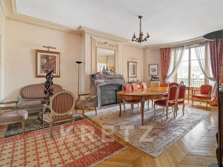 Appartement Paris 16e - 4 chambres - 216m²