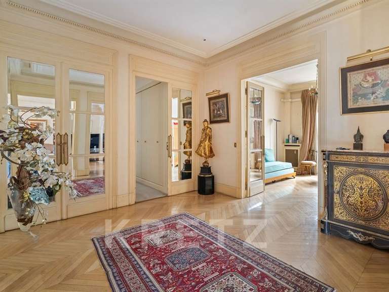 Appartement Paris 16e - 4 chambres - 216m²