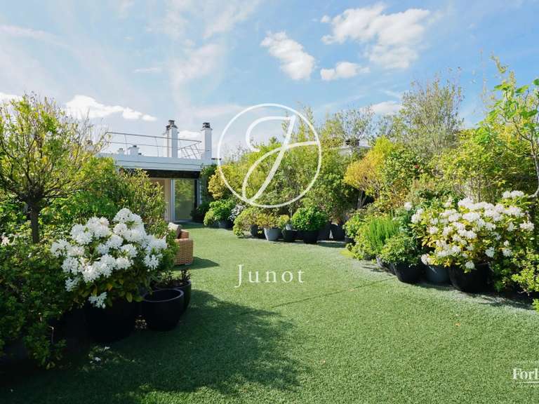 Appartement Paris 16e - 1 chambre - 169m²