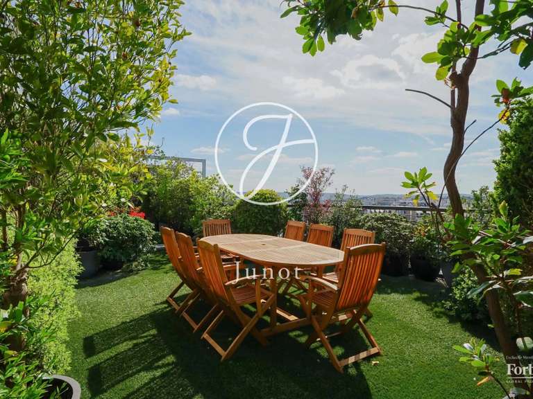 Appartement Paris 16e - 1 chambre - 169m²