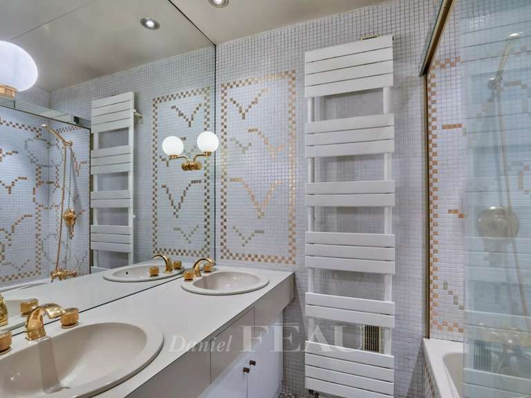 Apartment Paris 16e - 4 bedrooms - 230m²