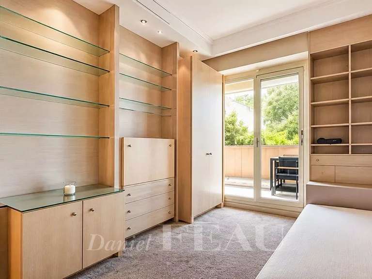 Appartement Paris 16e - 4 chambres - 230m²
