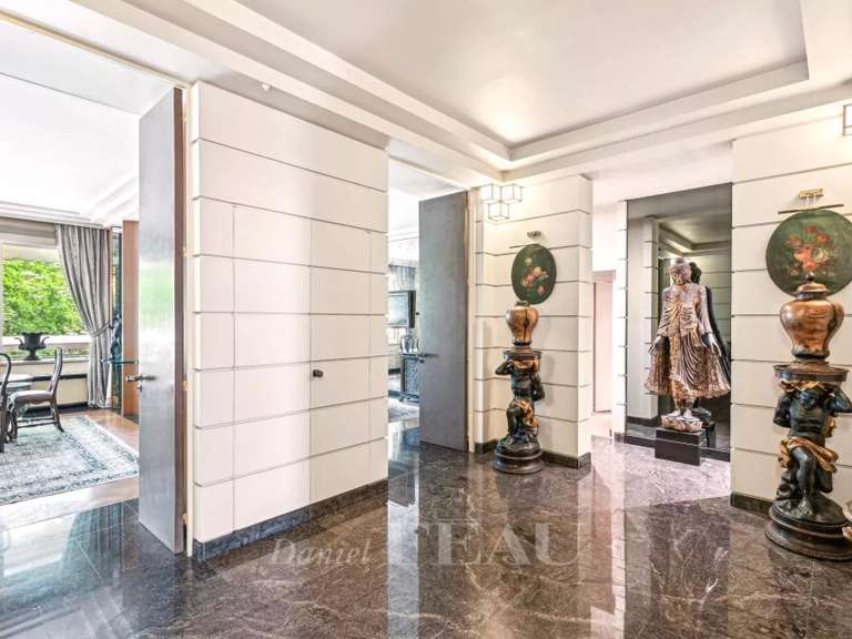 Appartement Paris 16e - 4 chambres - 237m²