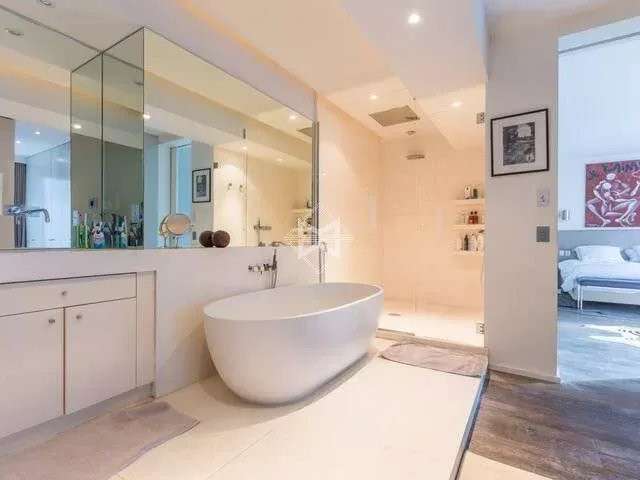 Appartement Paris 16e - 6 chambres - 227m²