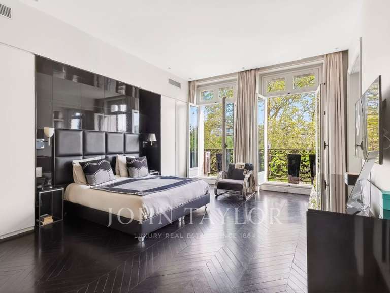 Appartement Paris 16e - 5 chambres - 355m²