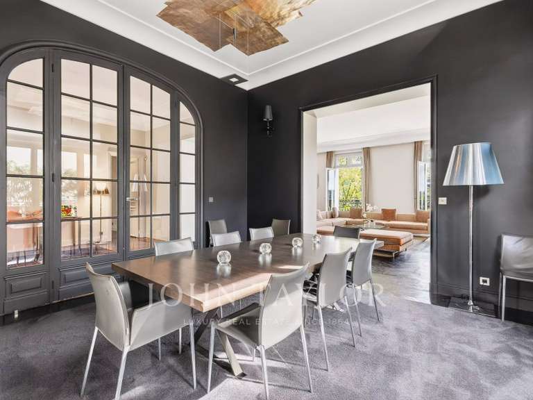 Appartement Paris 16e - 5 chambres - 355m²