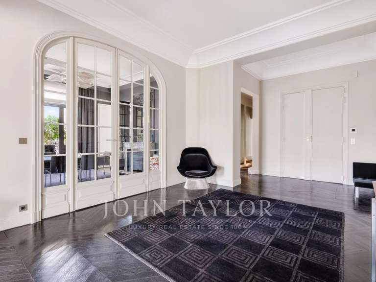 Appartement Paris 16e - 5 chambres - 355m²