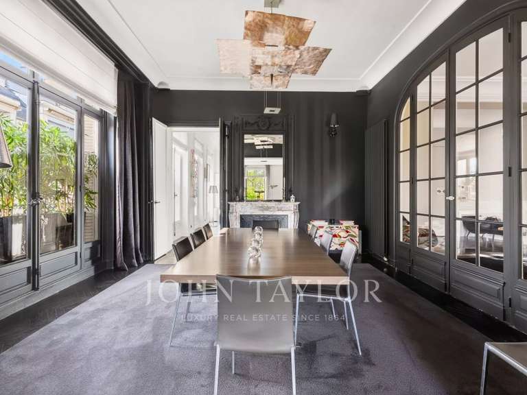 Appartement Paris 16e - 5 chambres - 355m²