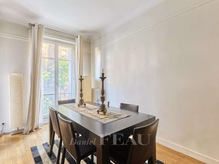 Appartement Paris 16e - 2 chambres - 91m²