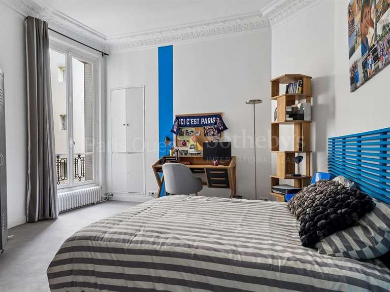 Appartement Paris 16e - 5 chambres - 221m²